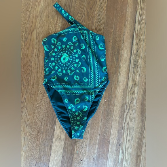 Roxy Swimsuit - Picture 1 of 4